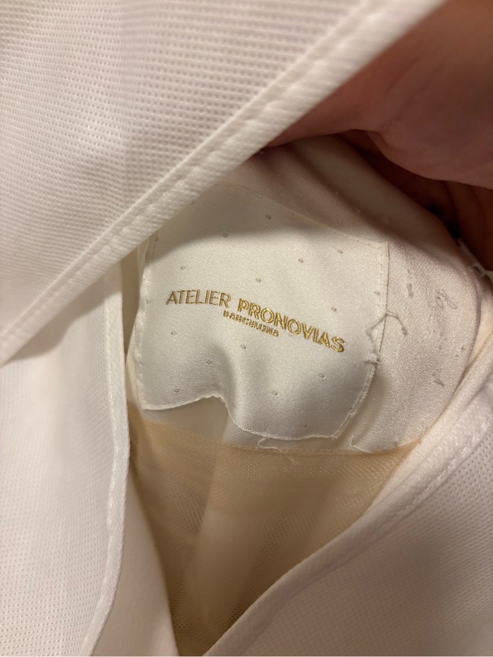 Atelier Pronovias White Crepe Fit & Flare Wedding Gown Size 8 Long Train - Picture 5 of 16